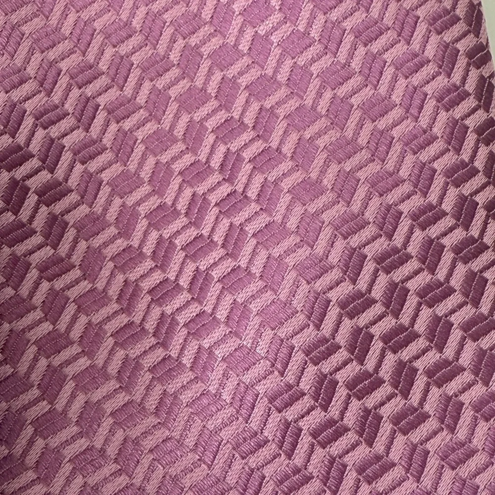 Michael Kors Poly Silk Blend Pink Herringbone Men’s Tie 58 inches  Work Dress.